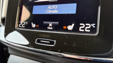 Volvo Xc40 2.0 B4P R DESIGN Pro 5dr AWD Auto Petrol Estate